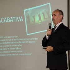 Palestra no Centro Empresarial lota auditório