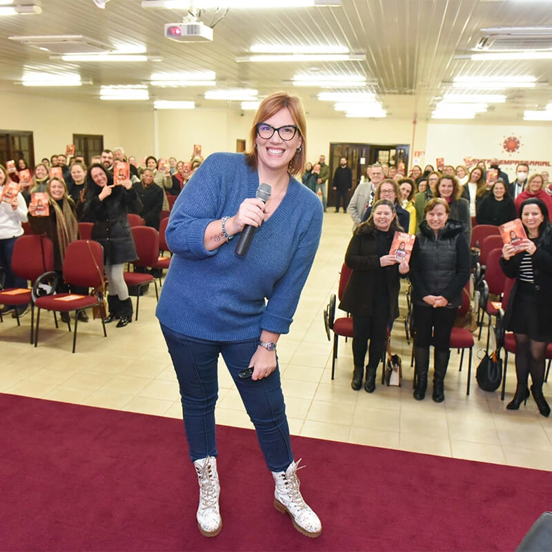 Confira as fotos do evento alusivo ao Dia do RH, que contou com a presença da escritora e palestrante Branca Barão