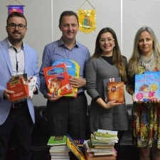 CE Jovem arrecada livros para a UBS de Nova Roma