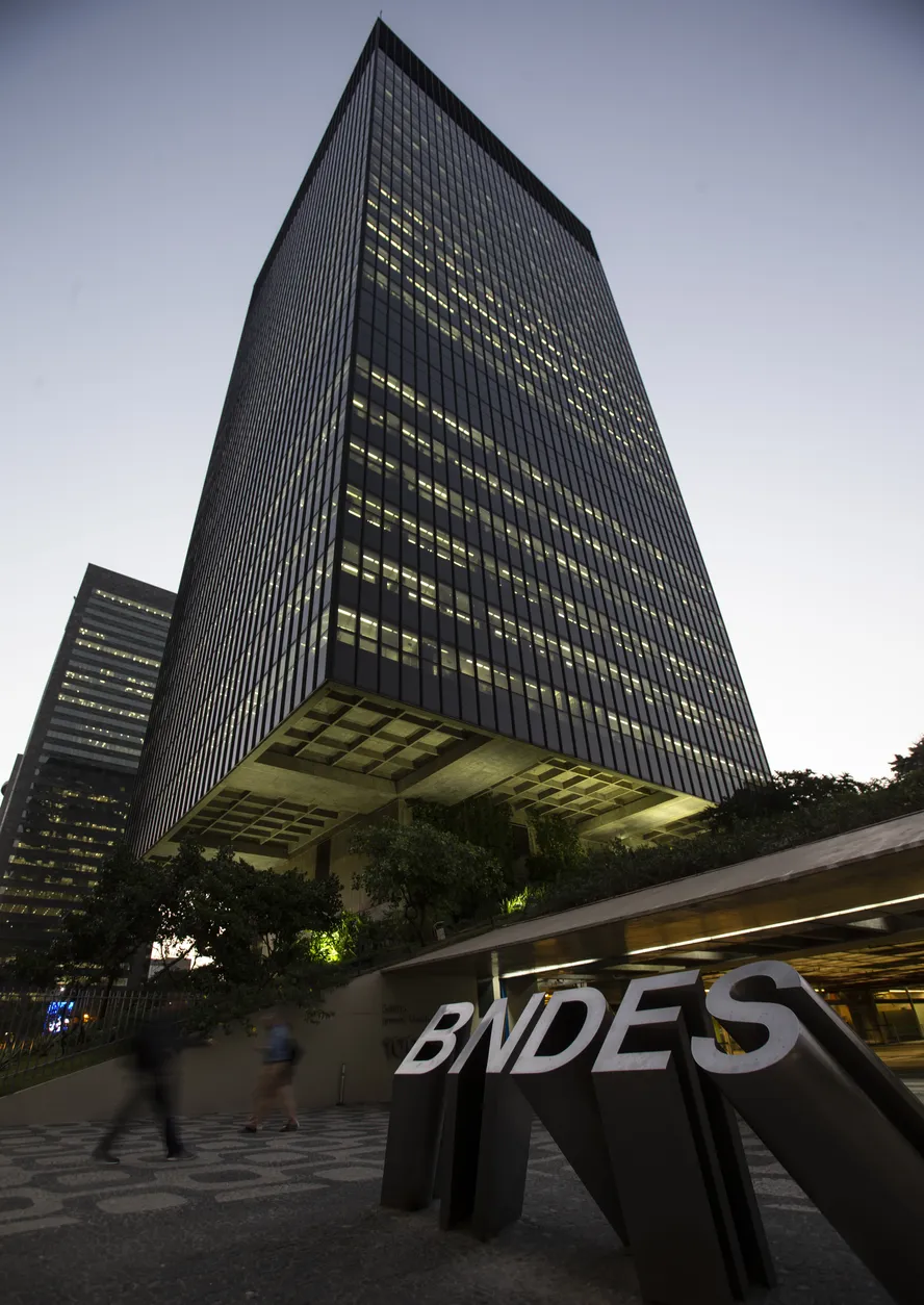 BNDES suspende pagamentos de financiamentos de empresas e produtores rurais