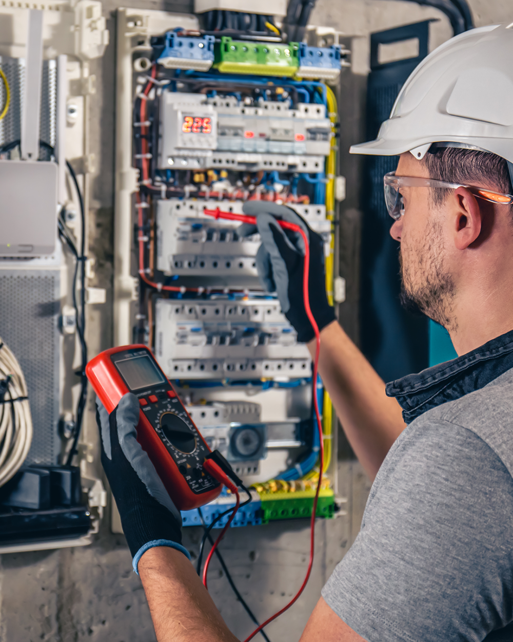 Centro Empresarial oferece curso gratuito de Eletricista Predial em parceria com o SENAI